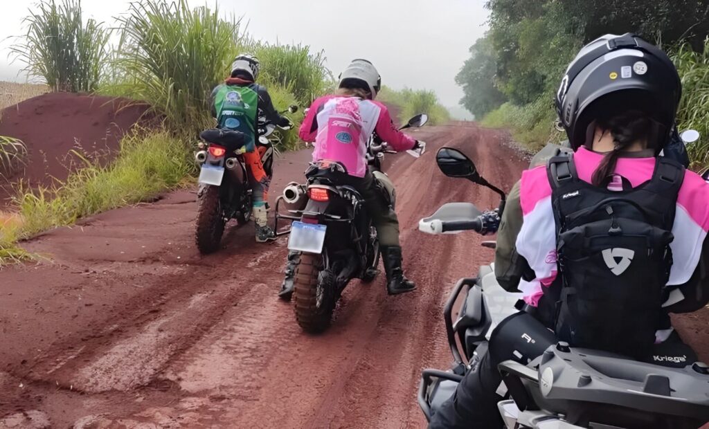 A presença feminina foi mais forte na categoria Motos. Foto: Reprodução / Instagram / Telma Crummenauer