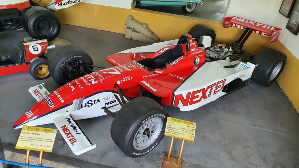 O piloto curitibano Maurício Gugelmin doou o carro com o qual venceu a sua última corrida na F-Indy. Foto: Renyere Trovão