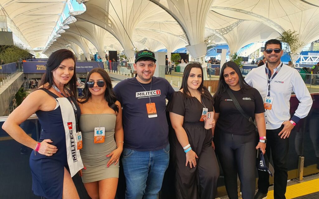 Representantes da Brida Lubrificantes, distribuidor MILITEC 1 em São Paulo, no paddock de Interlagos. Foto: Renyere Trovão