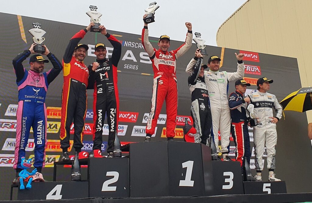 Genz voltou ao topo do pódio após sua última vitória em Goiânia, no mês de abril. Foto: Renyere Trovão