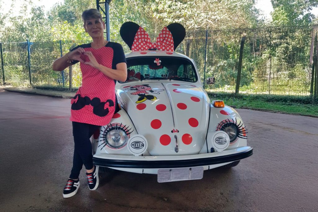 Marines Cobbo trouxe muitos acessórios da Minnie diretamente do Walt Disney World, na Flórida (EUA).